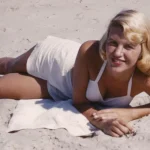 Foto 1. Sylvia Plath en bikini